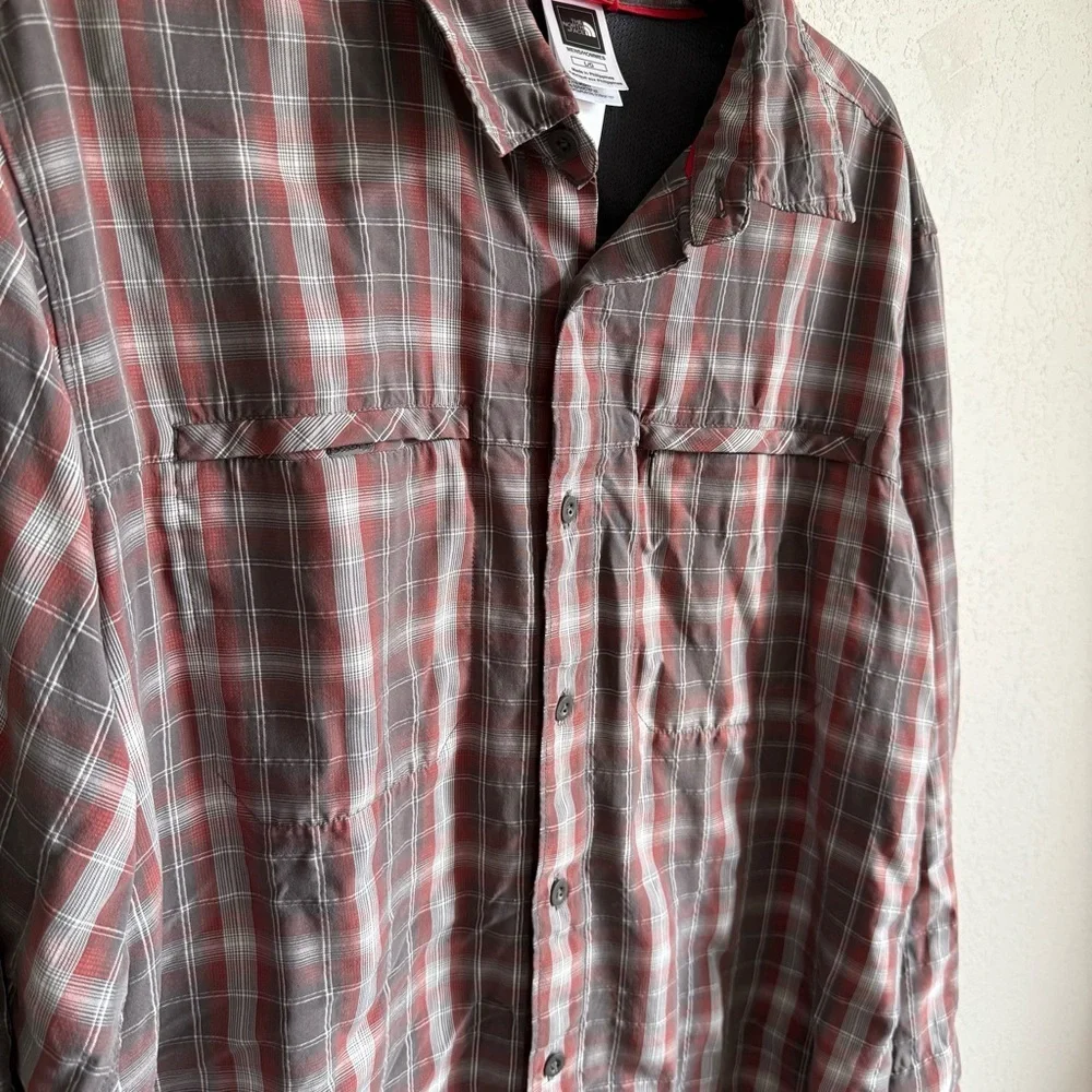Men’s L Red and Gray The North Face Lightweight Plaid Outdoor Gorpcore Shirt